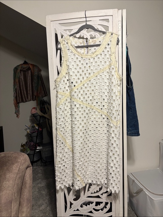 POL Dresses & Skirts - Women's White & Cream Sleeveless Textured Shift Dress